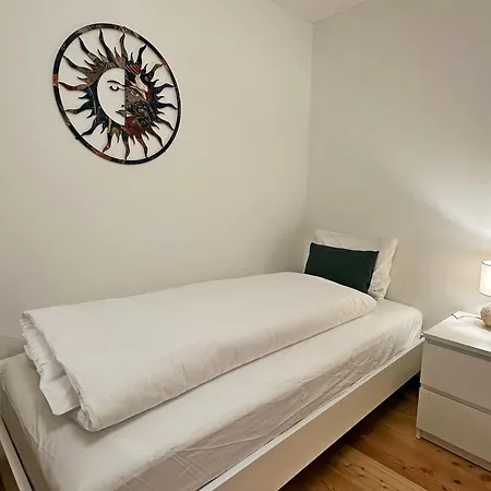 Su48 - Echtholz, 110m2, Sport, Erholung, Mit Garage São Moritz