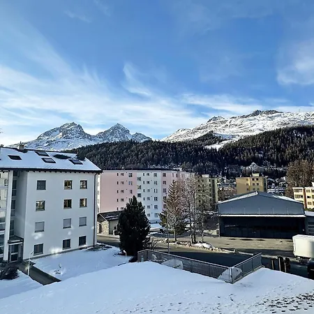 Su48 - Echtholz, 110m2, Sport, Erholung, Mit Garage Sankt Moritz